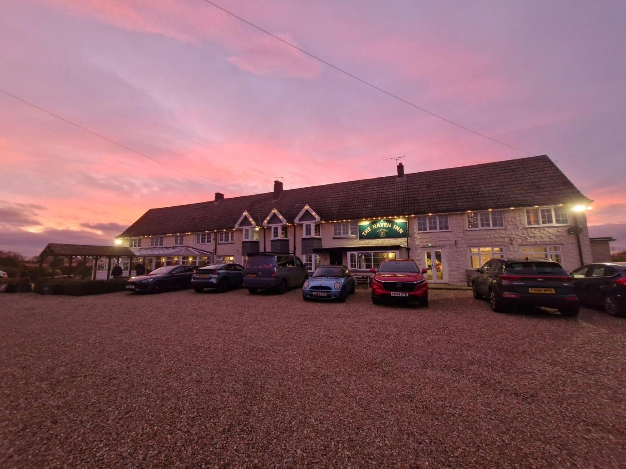 Estalagem The Barrow Pub 2023 Ltd 3*